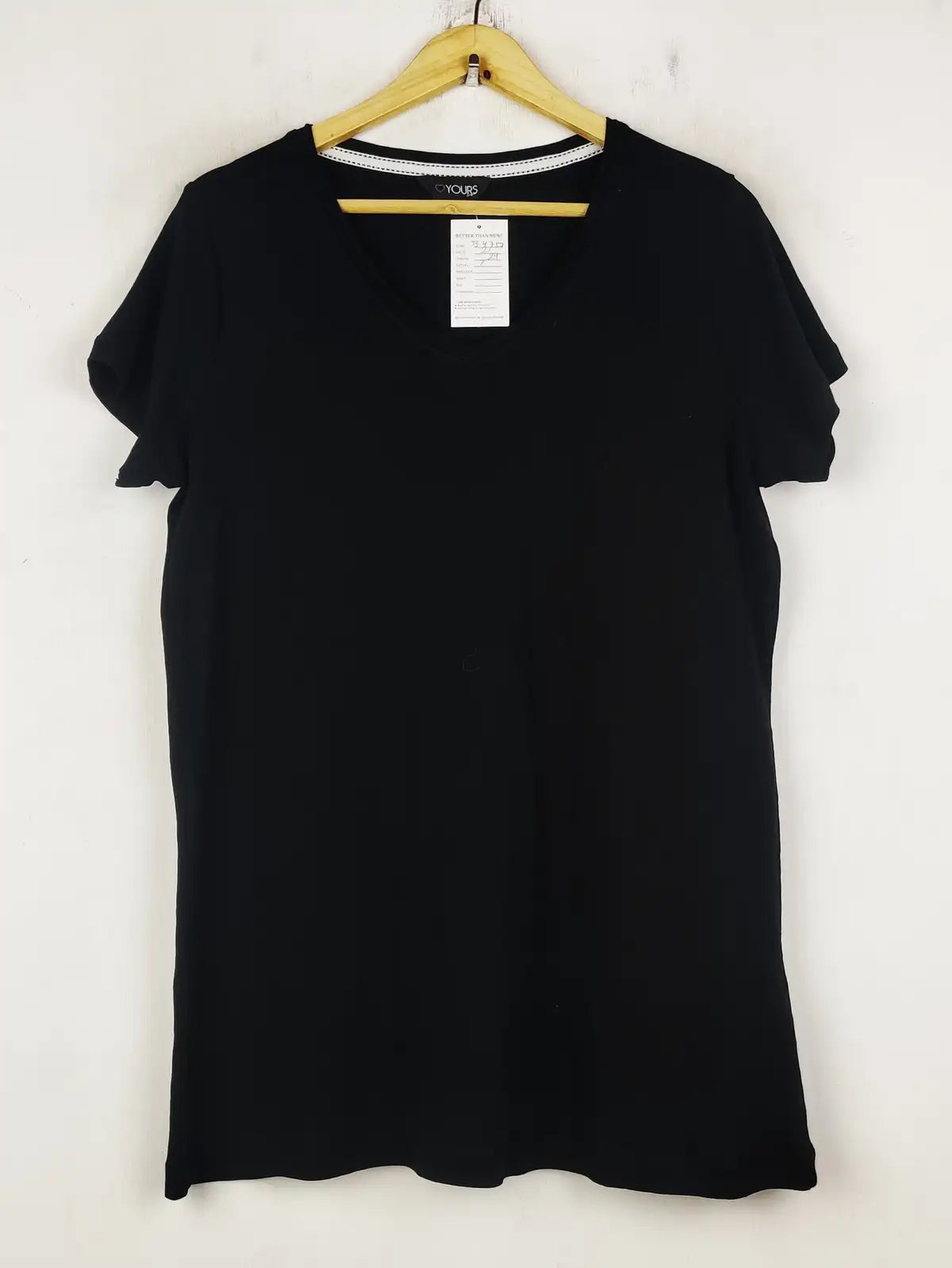 Buy online pre-used pre-loved 100% authentic & Original branded Yours (TS-4757) available in Pakistan. Top international brands avilable.