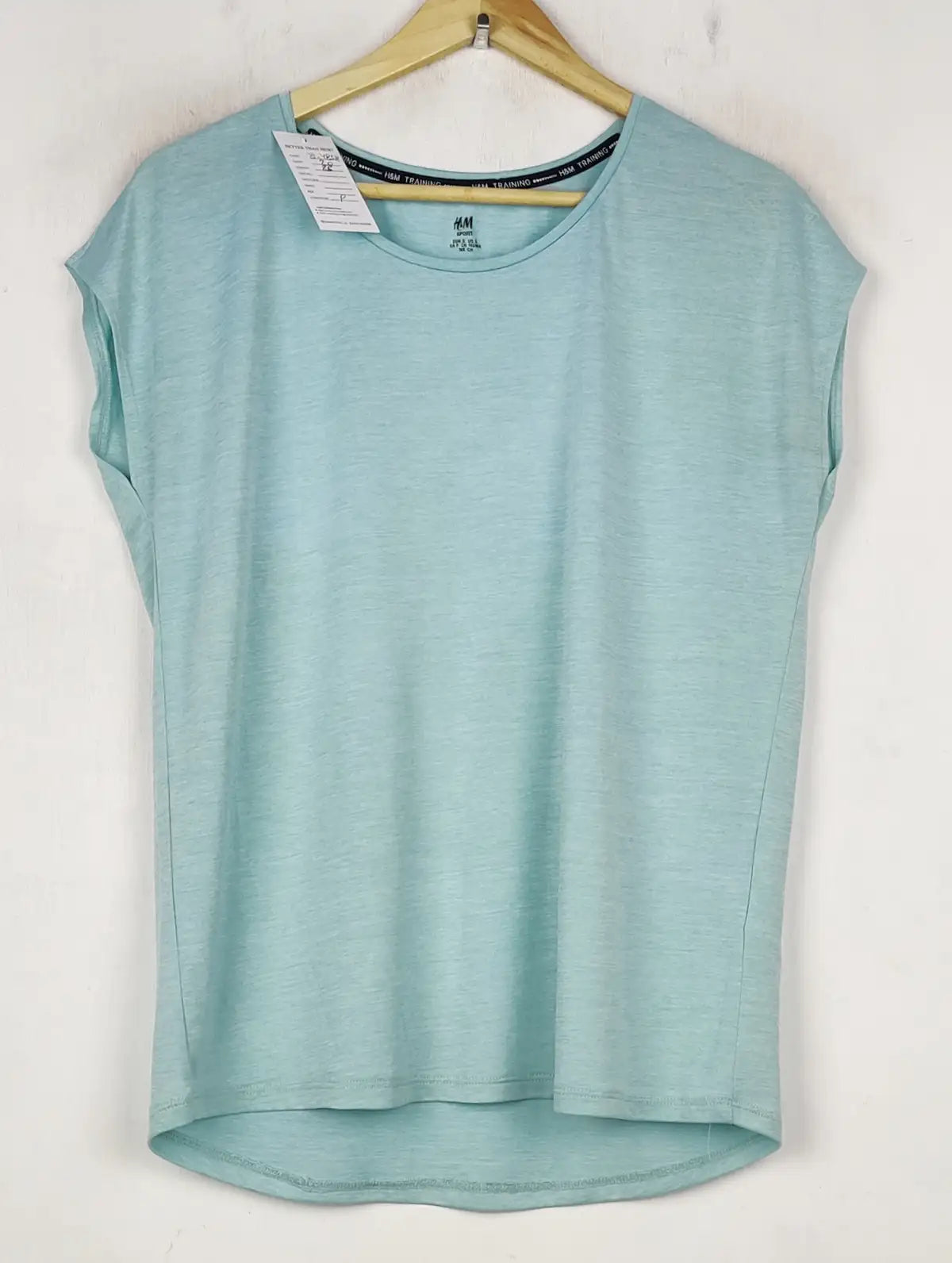 Buy online pre-used pre-loved 100% authentic & Original branded H&M (TS-4838) available in Pakistan. Top international brands avilable.