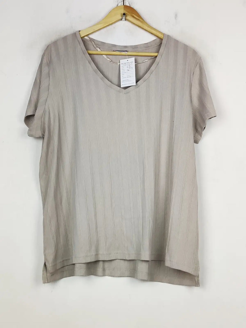 Buy online pre-used pre-loved 100% authentic & Original branded Beloved (TS-4913) available in Pakistan. Top international brands avilable.