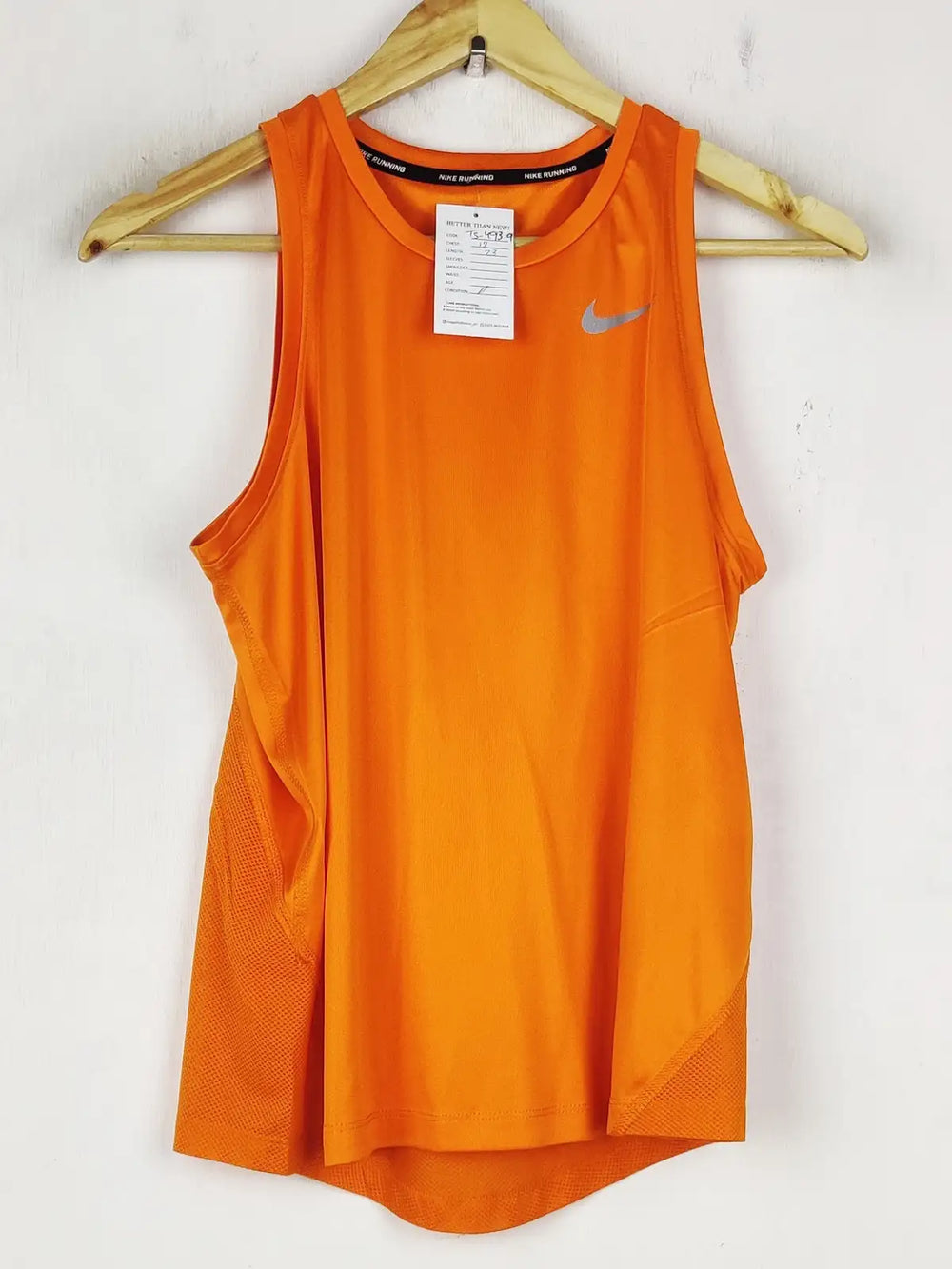 Buy online pre-used pre-loved 100% authentic & Original branded Nike (TS-4939) available in Pakistan. Top international brands avilable.
