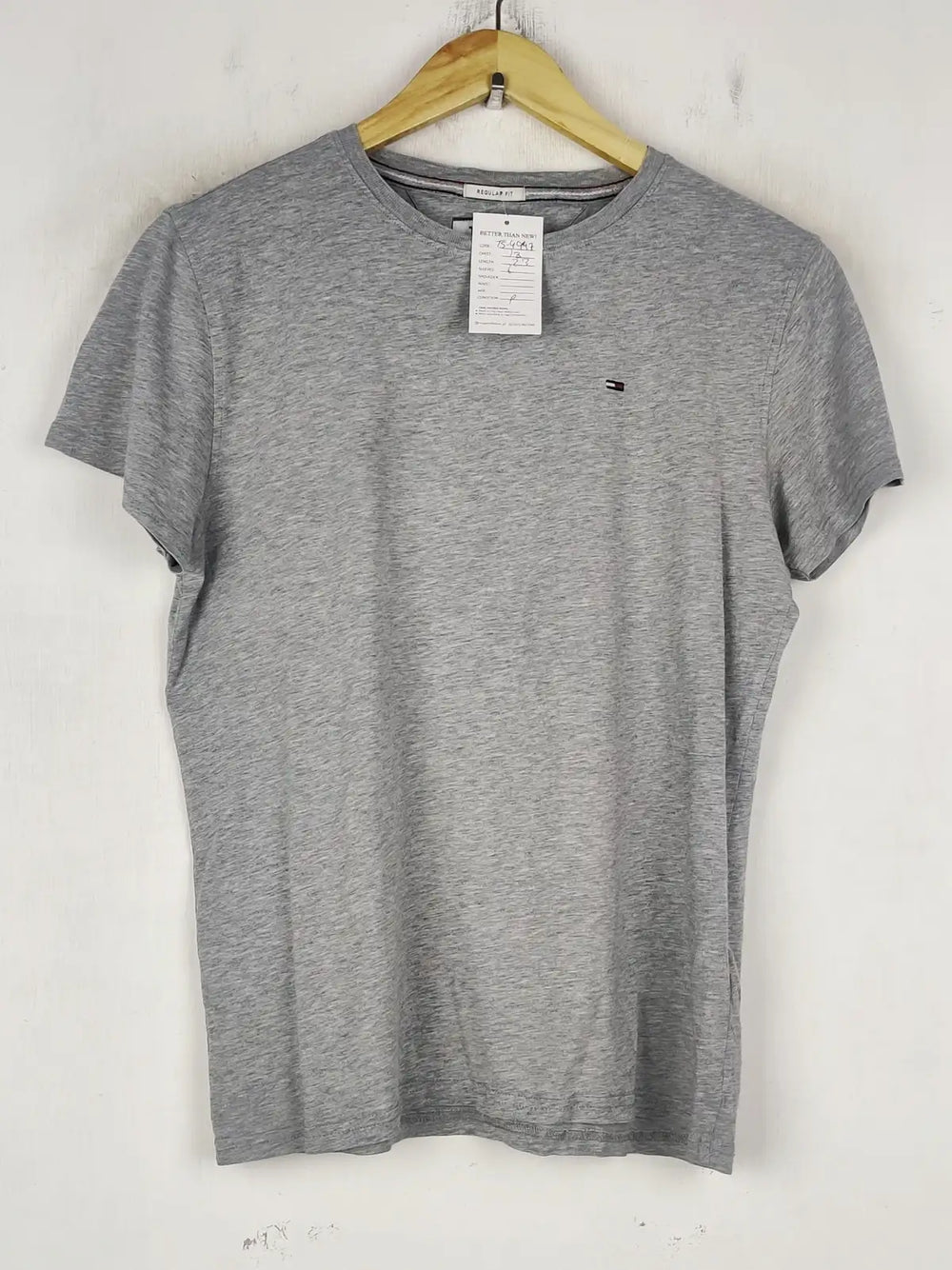Buy online pre-used pre-loved 100% authentic & Original branded Tommy Jeans (TS-4947) available in Pakistan. Top international brands avilable.