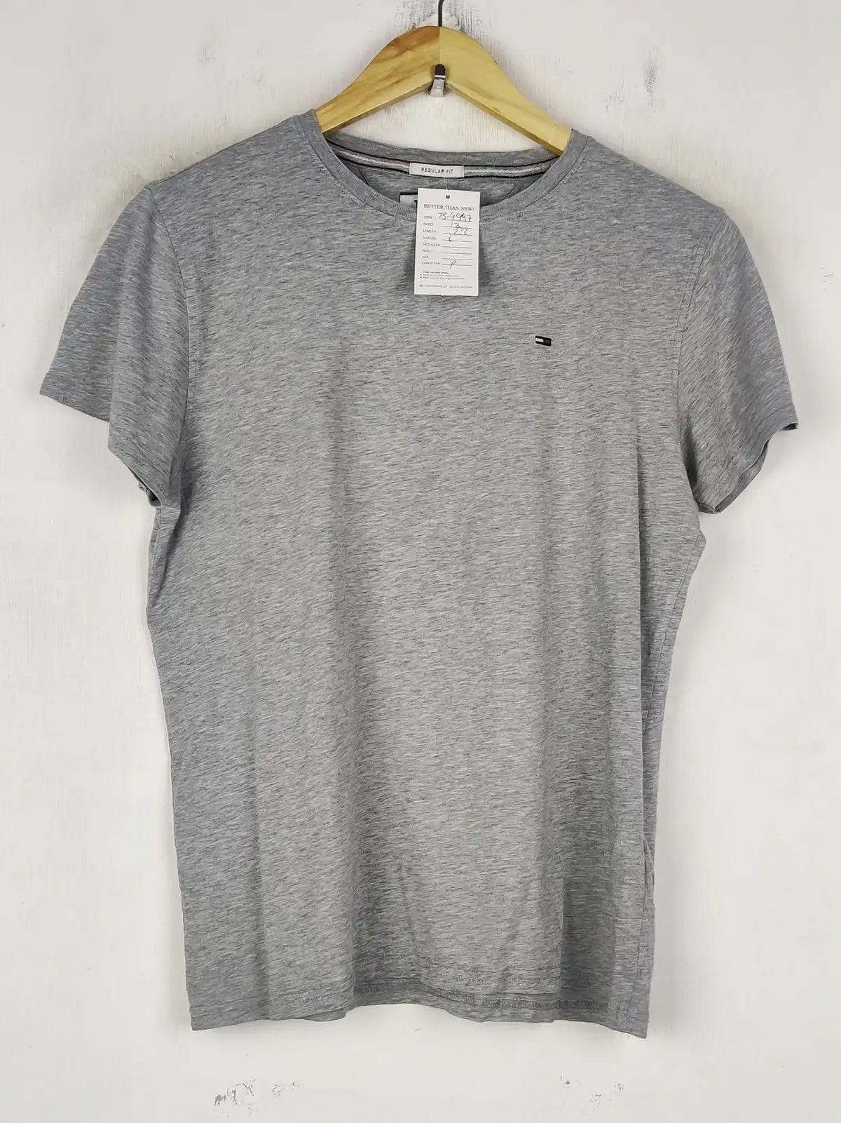 Buy online pre-used pre-loved 100% authentic & Original branded Tommy Jeans (TS-4947) available in Pakistan. Top international brands avilable.