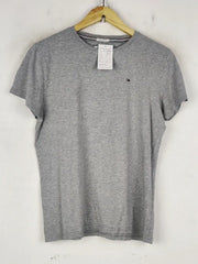 Buy online pre-used pre-loved 100% authentic & Original branded Tommy Jeans (TS-4947) available in Pakistan. Top international brands avilable.
