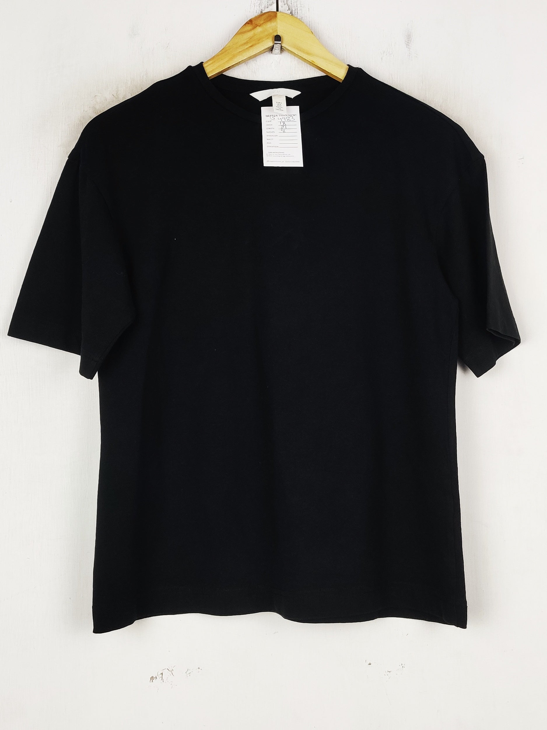 Buy online pre-used pre-loved 100% authentic & Original branded H&M (TS-4983) available in Pakistan. Top international brands avilable.