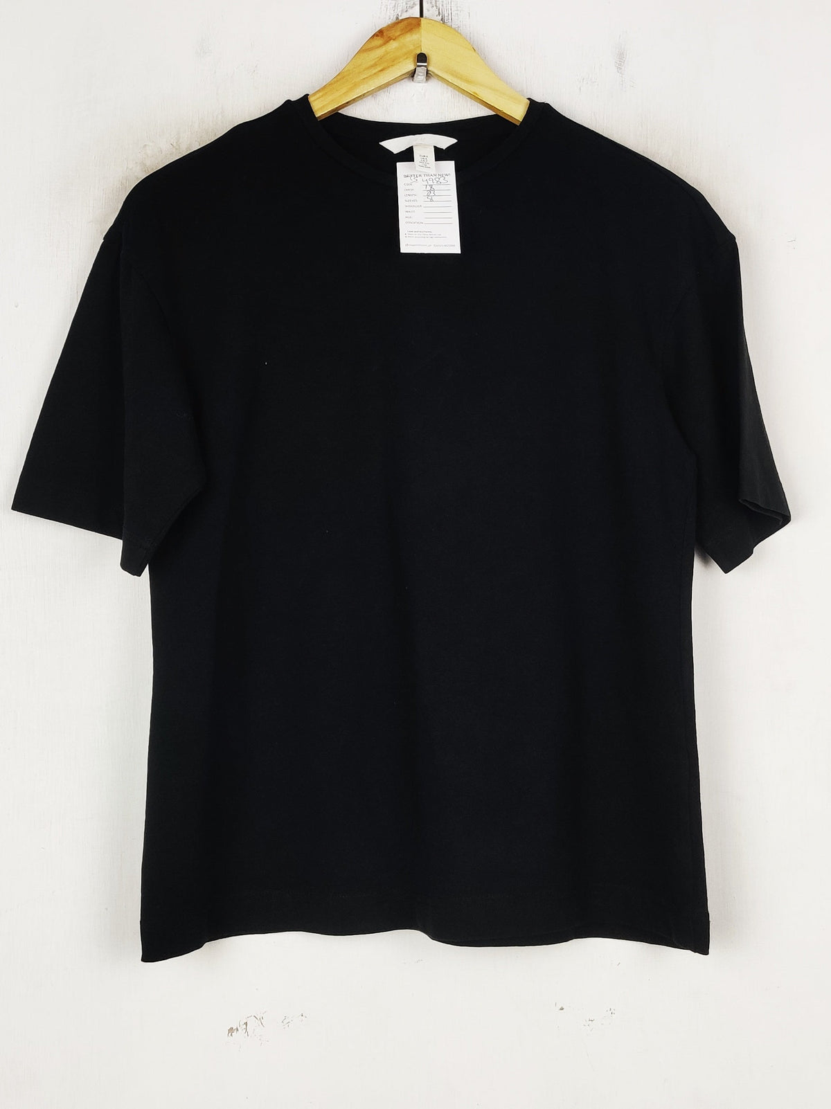 Buy online pre-used pre-loved 100% authentic & Original branded H&M (TS-4983) available in Pakistan. Top international brands avilable.