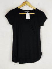 Buy online pre-used pre-loved 100% authentic & Original branded H&M (TS-4984) available in Pakistan. Top international brands avilable.