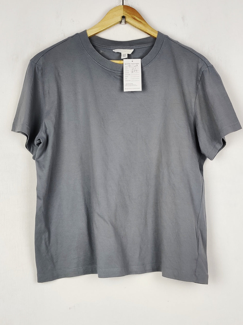 Buy online pre-used pre-loved 100% authentic & Original branded H&M (TS-5009) available in Pakistan. Top international brands avilable.