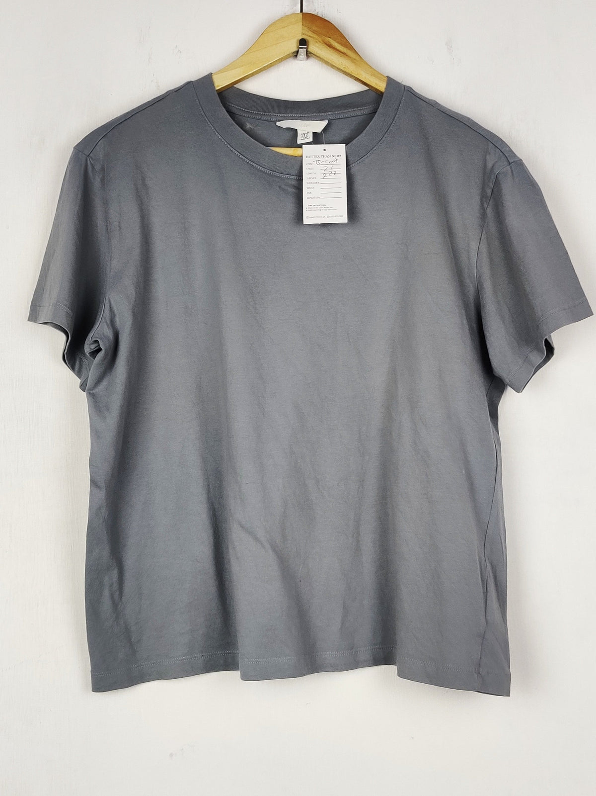 Buy online pre-used pre-loved 100% authentic & Original branded H&M (TS-5009) available in Pakistan. Top international brands avilable.