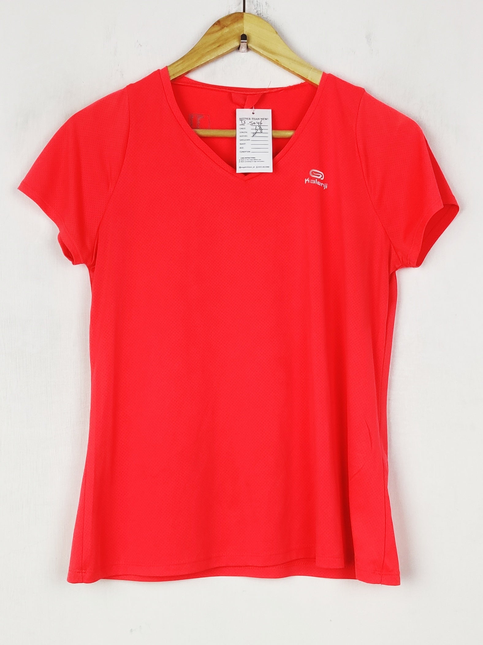 Buy online pre-used pre-loved 100% authentic & Original branded Kalenji (TS-5046) available in Pakistan. Top international brands avilable.