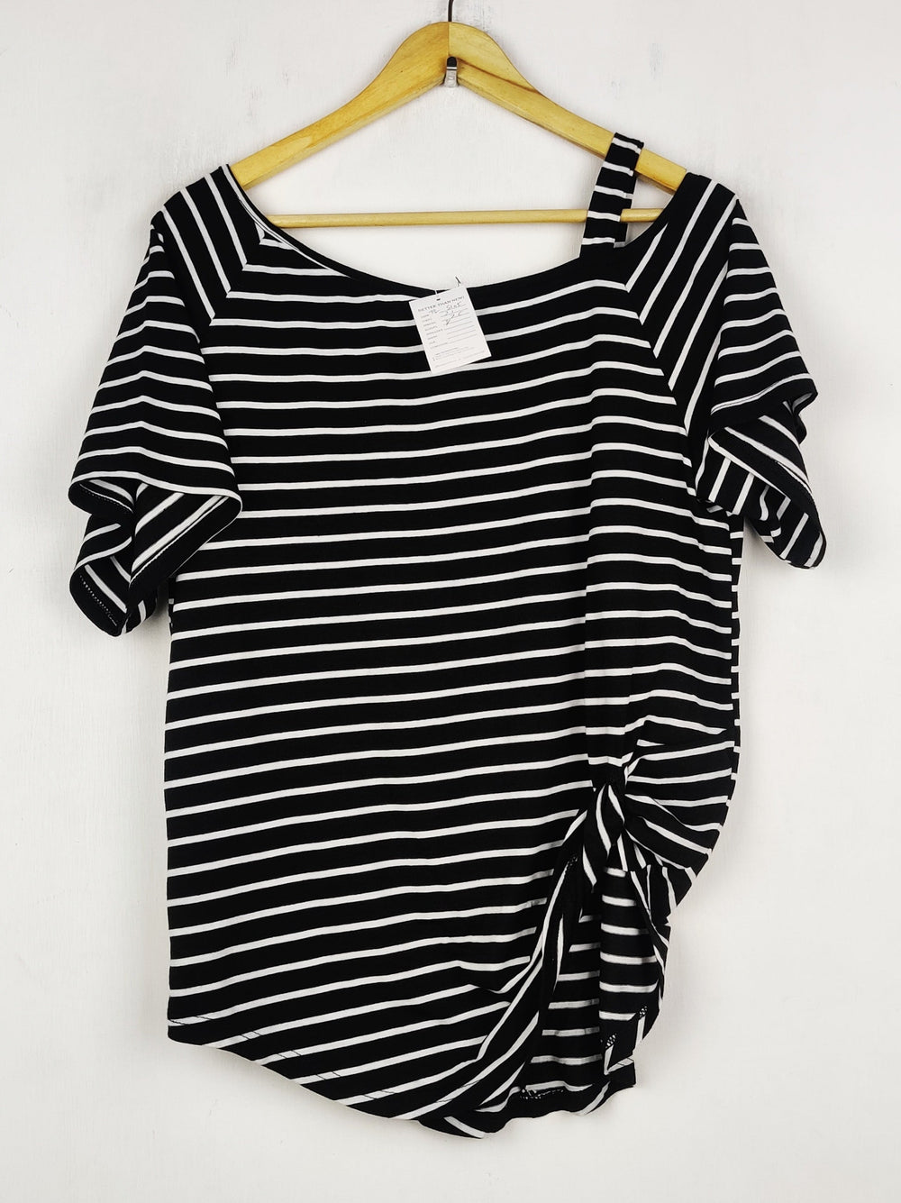 Buy online pre-used pre-loved 100% authentic & Original branded Coeur Vague (TS-5105) available in Pakistan. Top international brands avilable.