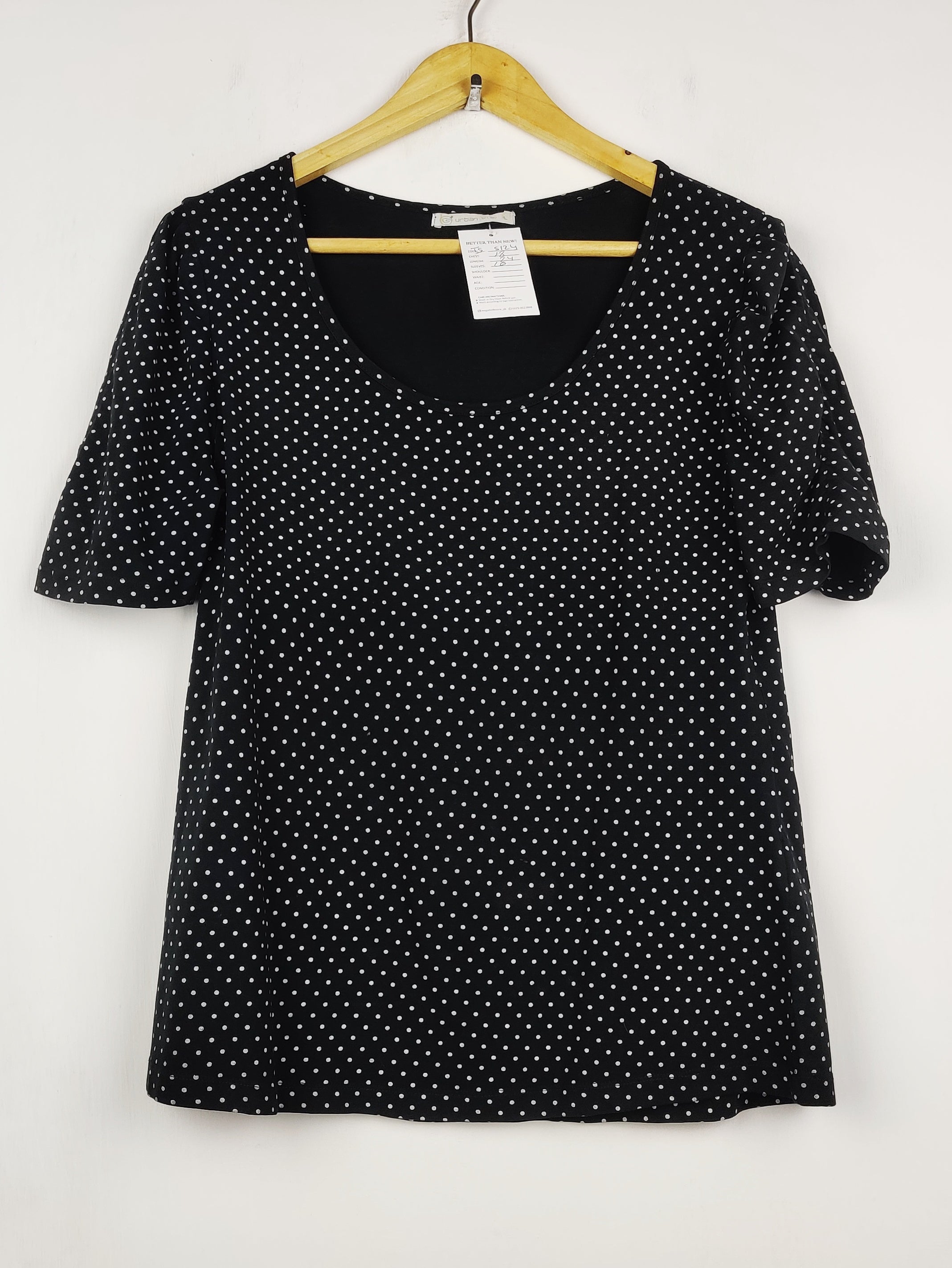Buy online pre-used pre-loved 100% authentic & Original branded Urban (TS-5124) available in Pakistan. Top international brands avilable.