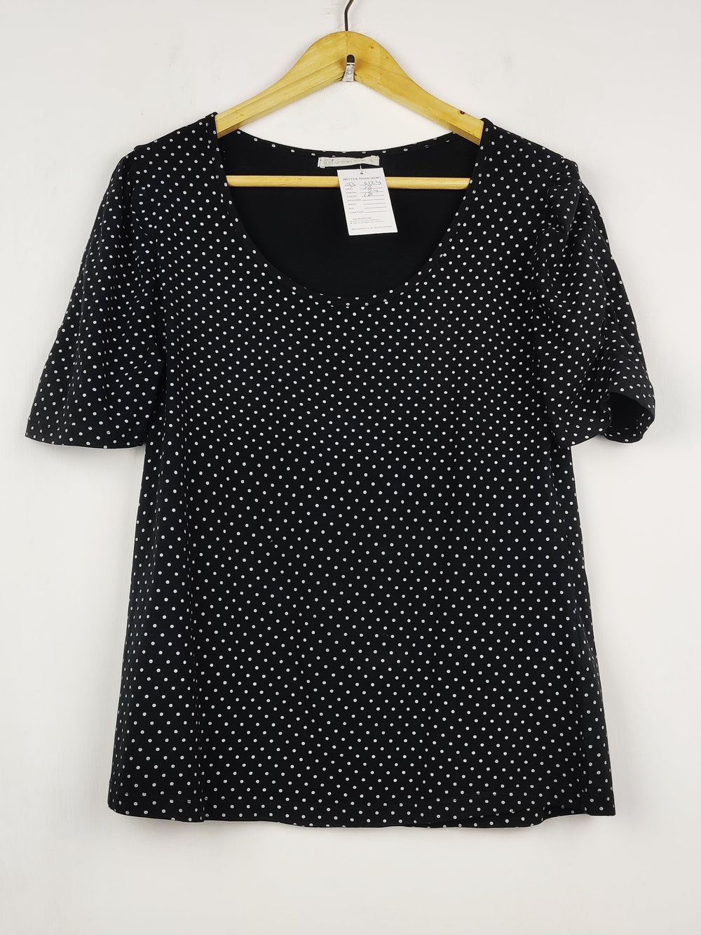Buy online pre-used pre-loved 100% authentic & Original branded Urban (TS-5124) available in Pakistan. Top international brands avilable.