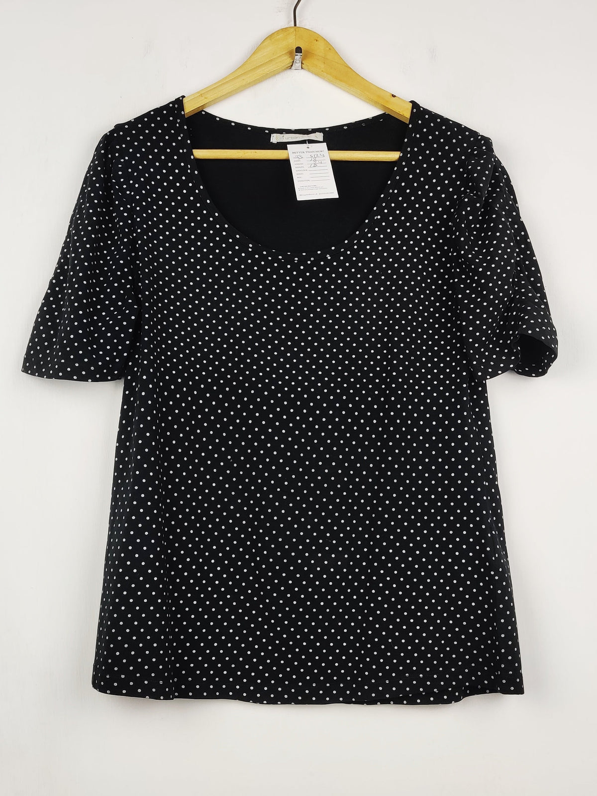 Buy online pre-used pre-loved 100% authentic & Original branded Urban (TS-5124) available in Pakistan. Top international brands avilable.