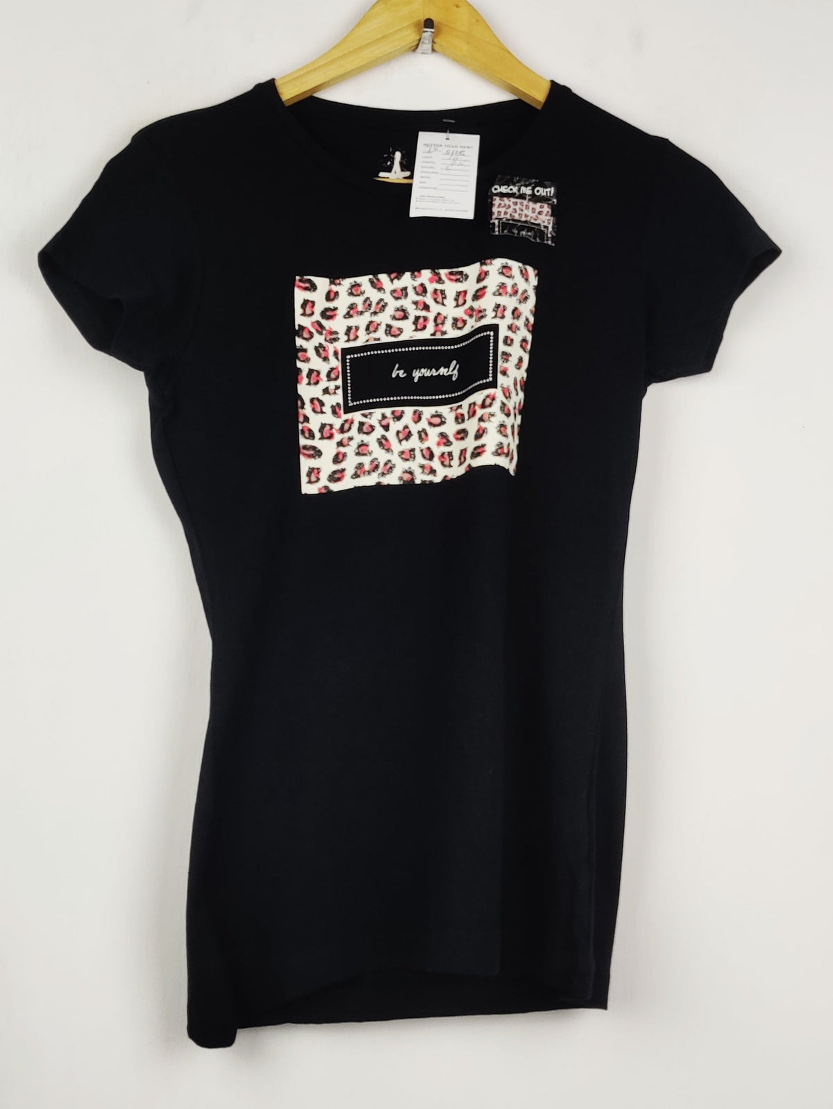 Buy online pre-used pre-loved 100% authentic & Original branded Atmosphere (TS-5128) available in Pakistan. Top international brands avilable.