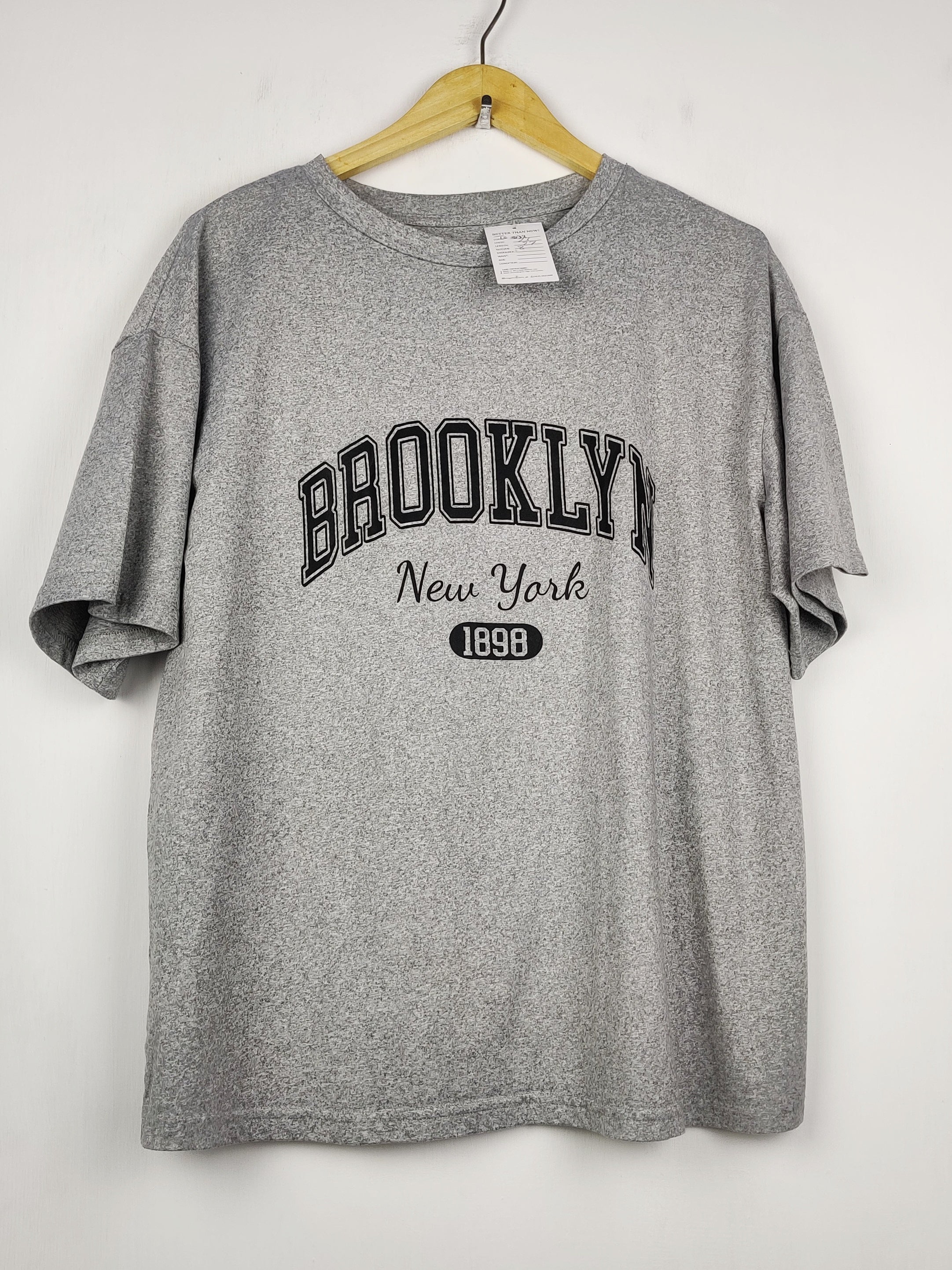 Buy online pre-used pre-loved 100% authentic & Original branded Unknown Brand (TS-5132) available in Pakistan. Top international brands avilable.