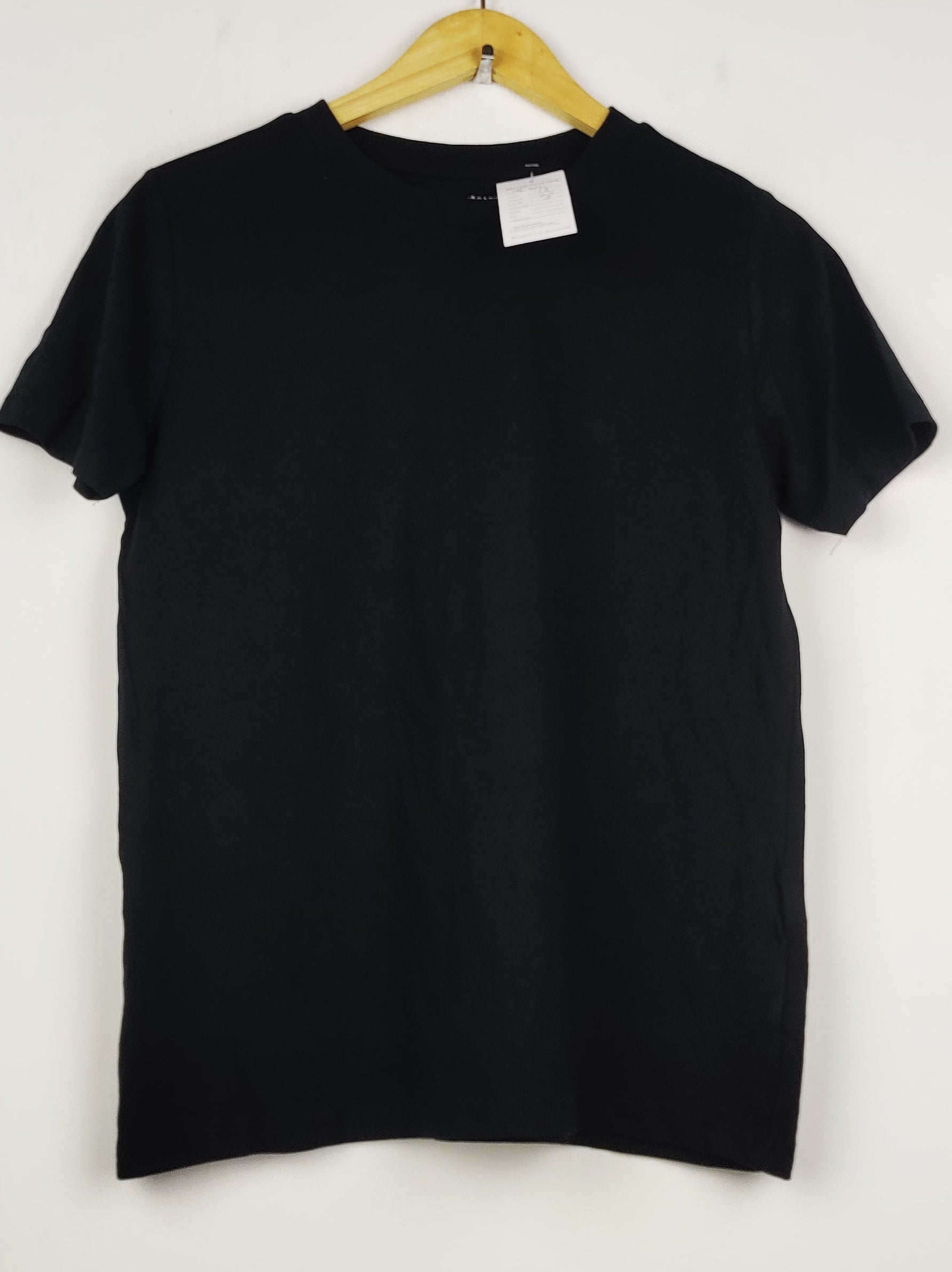 Buy online pre-used pre-loved 100% authentic & Original branded Primark (TS-5141) available in Pakistan. Top international brands avilable.