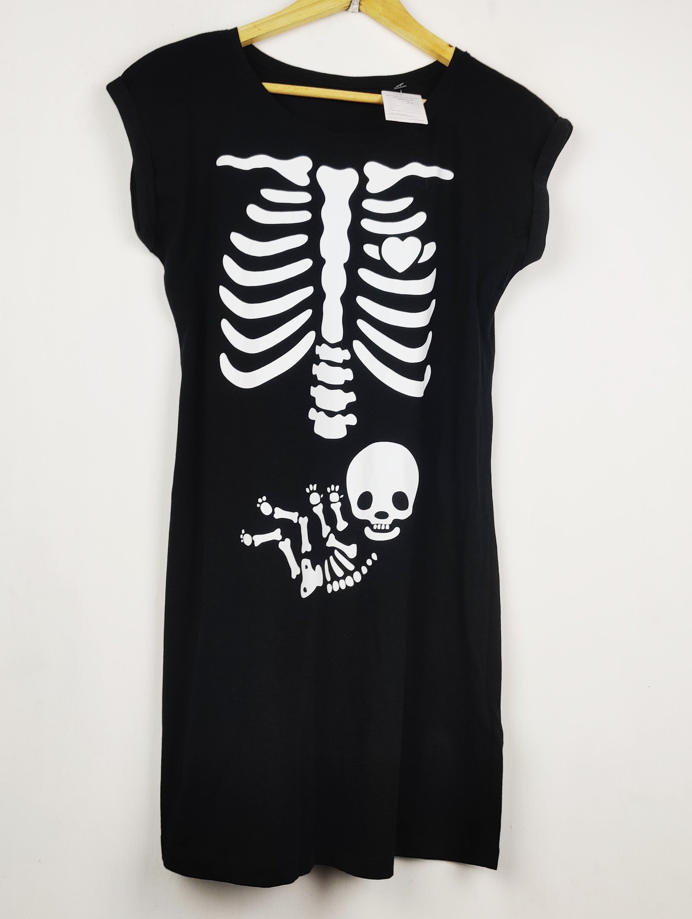 Buy online pre-used pre-loved 100% authentic & Original branded Unknown Brand (TS-5145) available in Pakistan. Top international brands avilable.