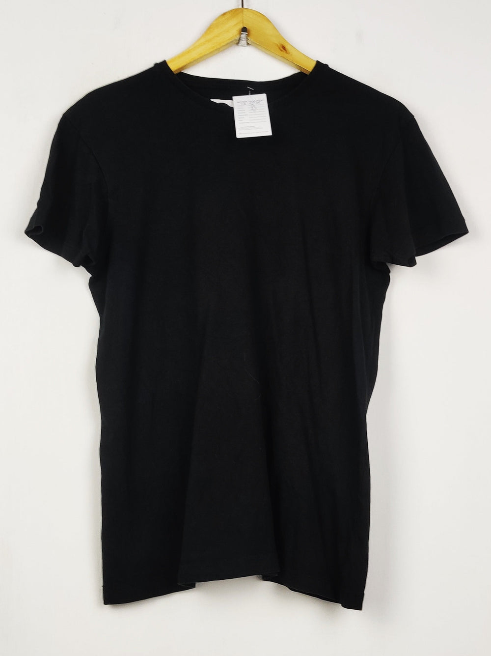 Buy online pre-used pre-loved 100% authentic & Original branded Slimfit (TS-5175) available in Pakistan. Top international brands avilable.