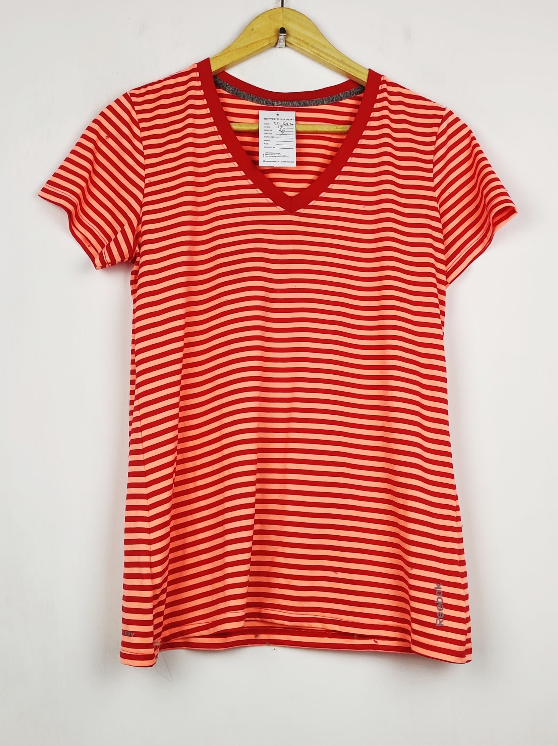 Buy online pre-used pre-loved 100% authentic & Original branded R.E.E.B.O.K (TS-5220) available in Pakistan. Top international brands avilable.