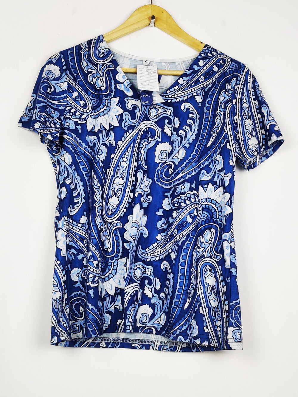 Buy online pre-used pre-loved 100% authentic & Original branded Unknown Brand (TS-5226) available in Pakistan. Top international brands avilable.