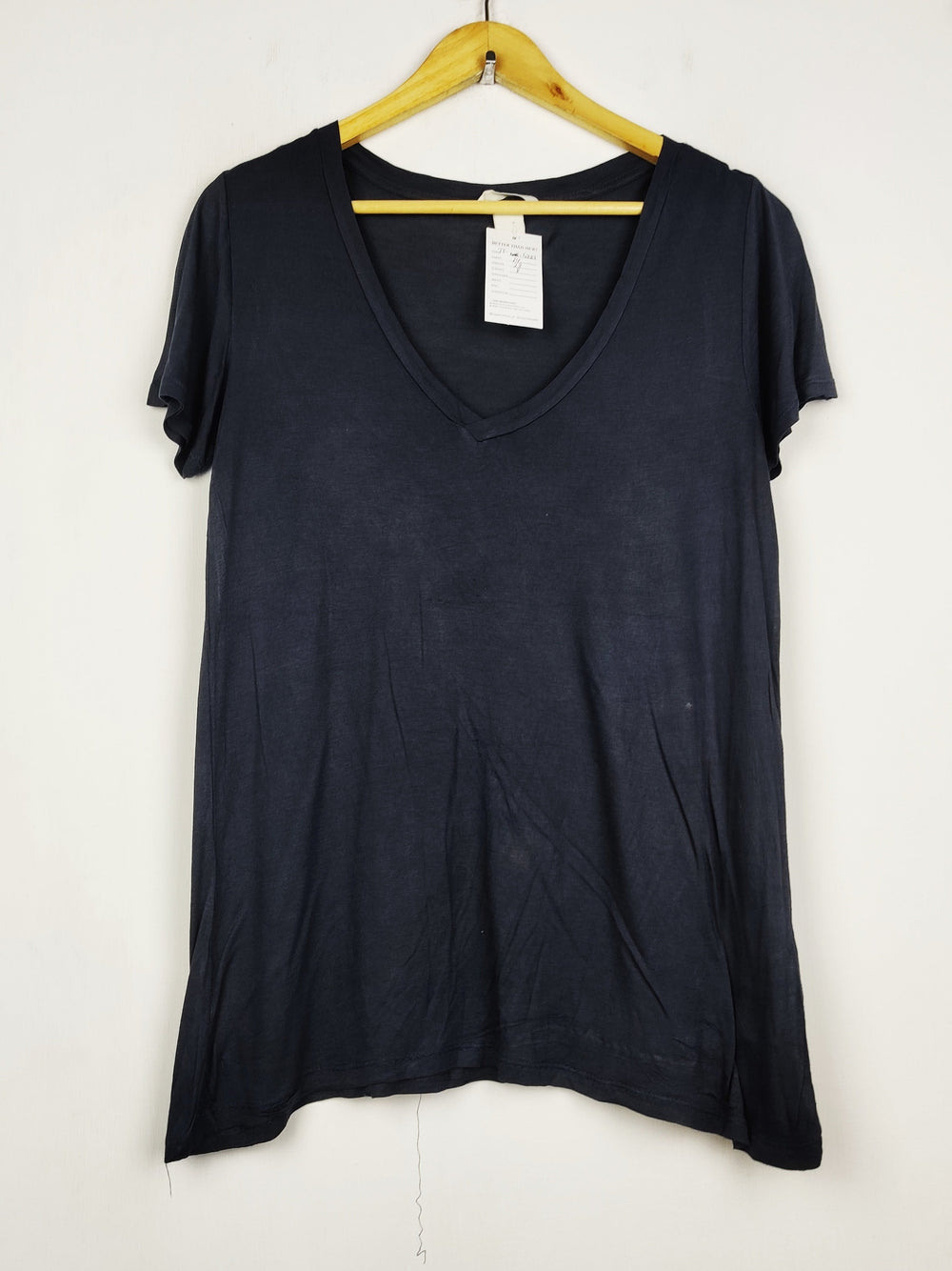 Buy online pre-used pre-loved 100% authentic & Original branded H&M (TS-5227) available in Pakistan. Top international brands avilable.