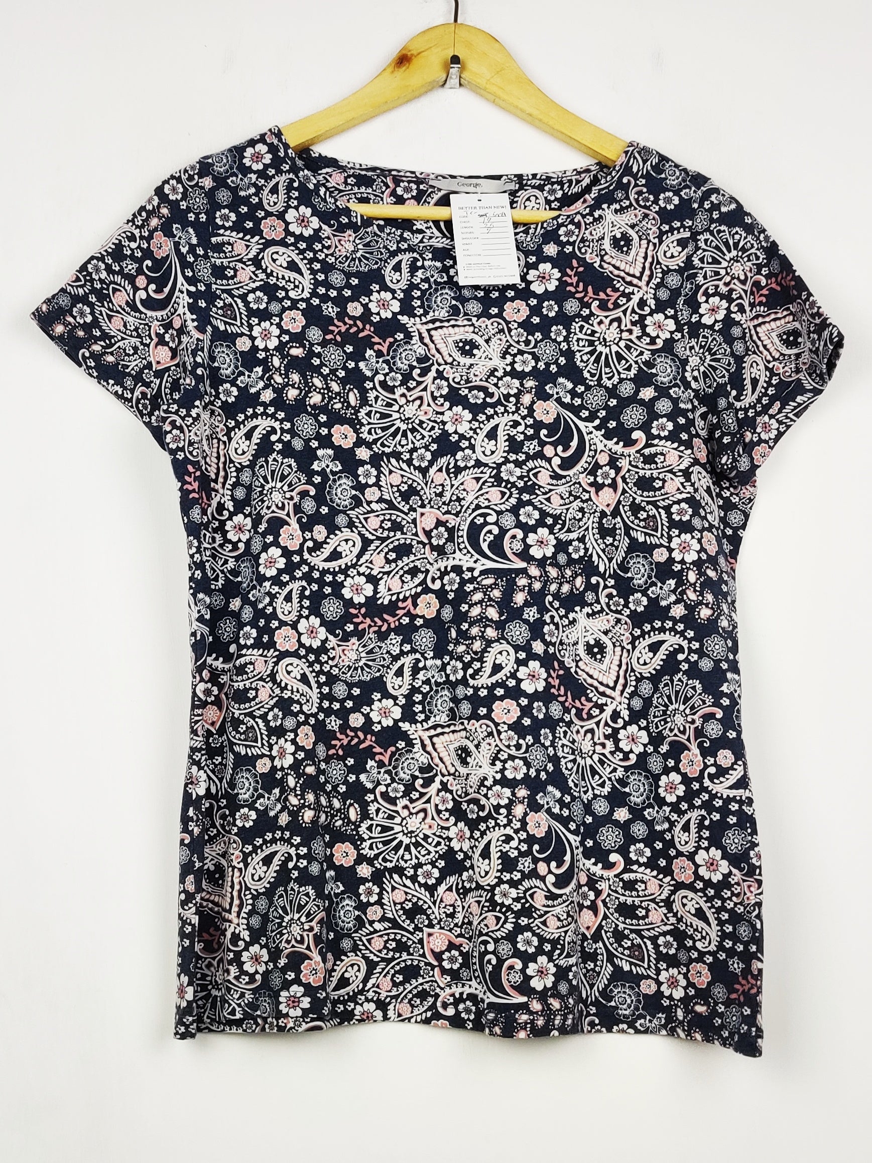 Buy online pre-used pre-loved 100% authentic & Original branded George (TS-5229) available in Pakistan. Top international brands avilable.