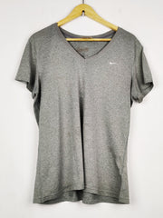 Buy online pre-used pre-loved 100% authentic & Original branded N.I.K.E (TS-5242) available in Pakistan. Top international brands avilable.