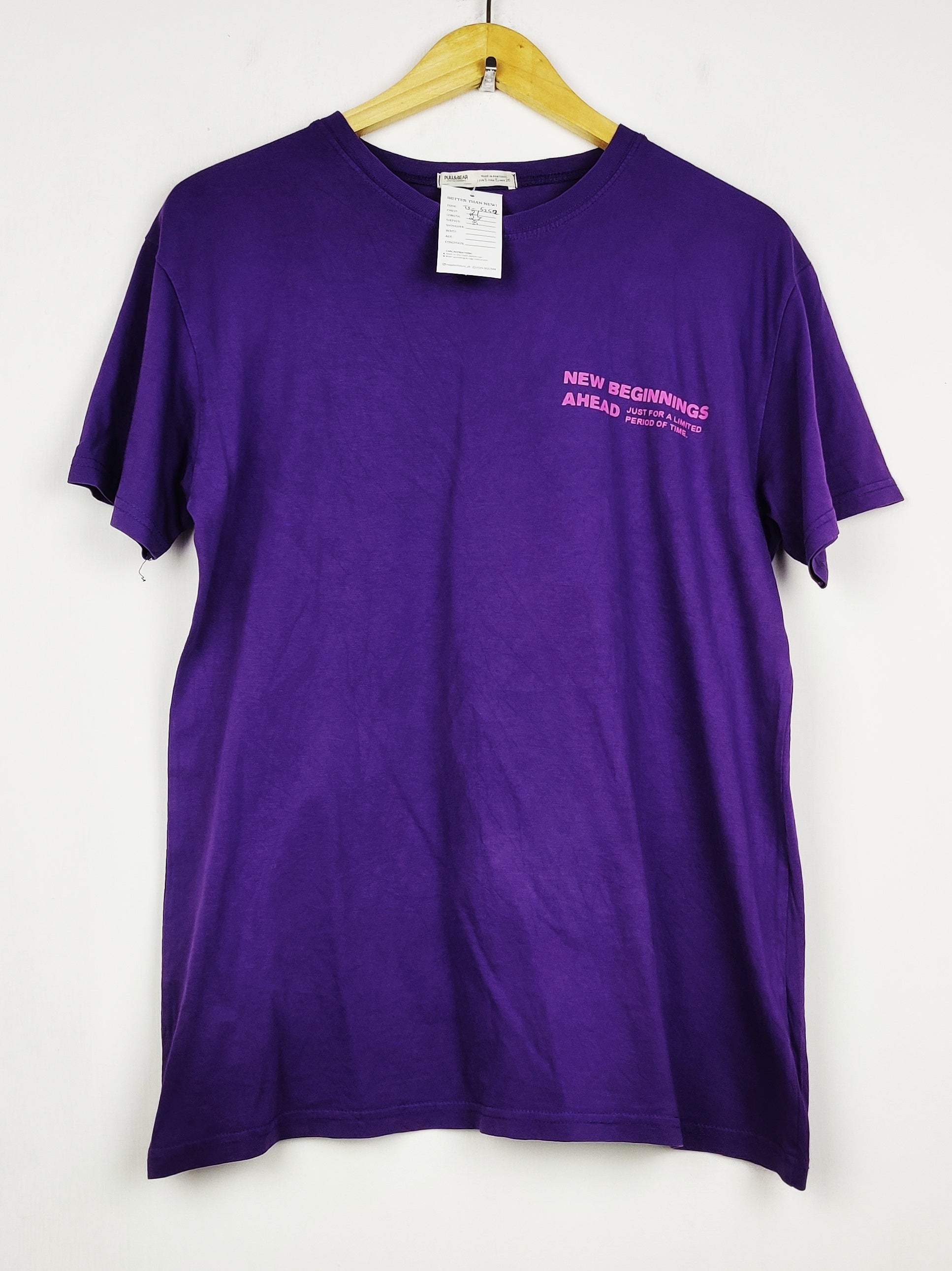 Buy online pre-used pre-loved 100% authentic & Original branded Pull&Bear (TS-5252) available in Pakistan. Top international brands avilable.