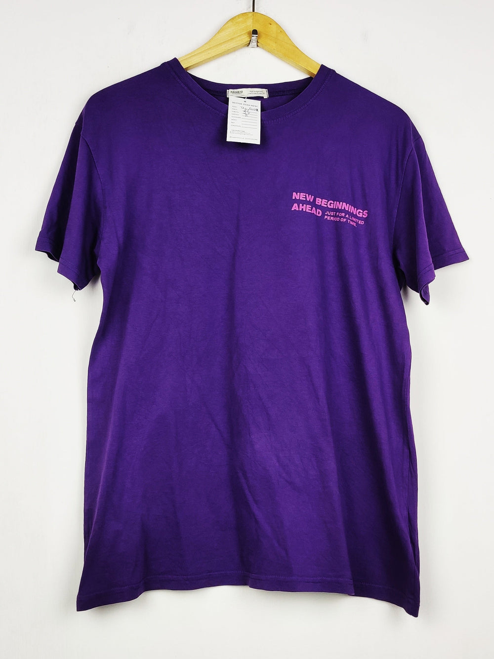 Buy online pre-used pre-loved 100% authentic & Original branded Pull&Bear (TS-5252) available in Pakistan. Top international brands avilable.