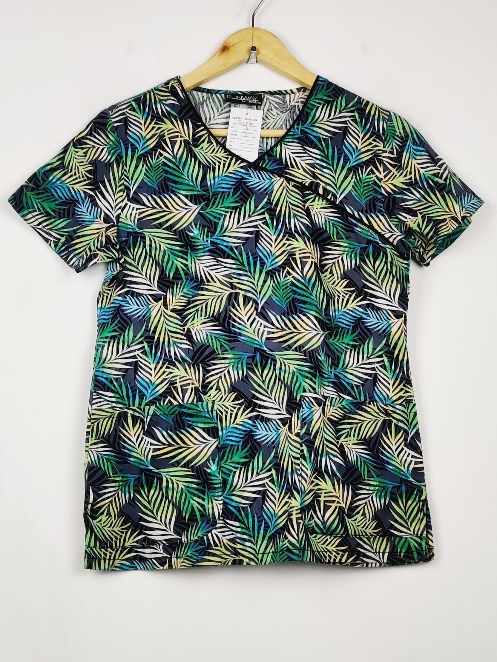 Buy online pre-used pre-loved 100% authentic & Original branded Runway (TS-5280) available in Pakistan. Top international brands avilable.