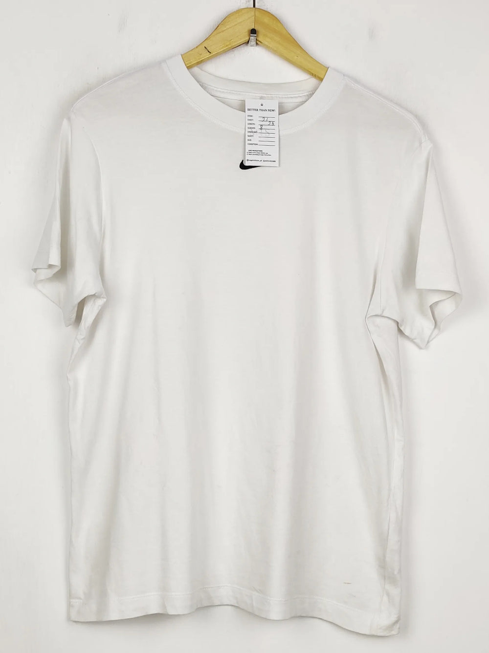 Buy online pre-used pre-loved 100% authentic & Original branded N.I.K.E (TS-5347) available in Pakistan. Top international brands avilable.