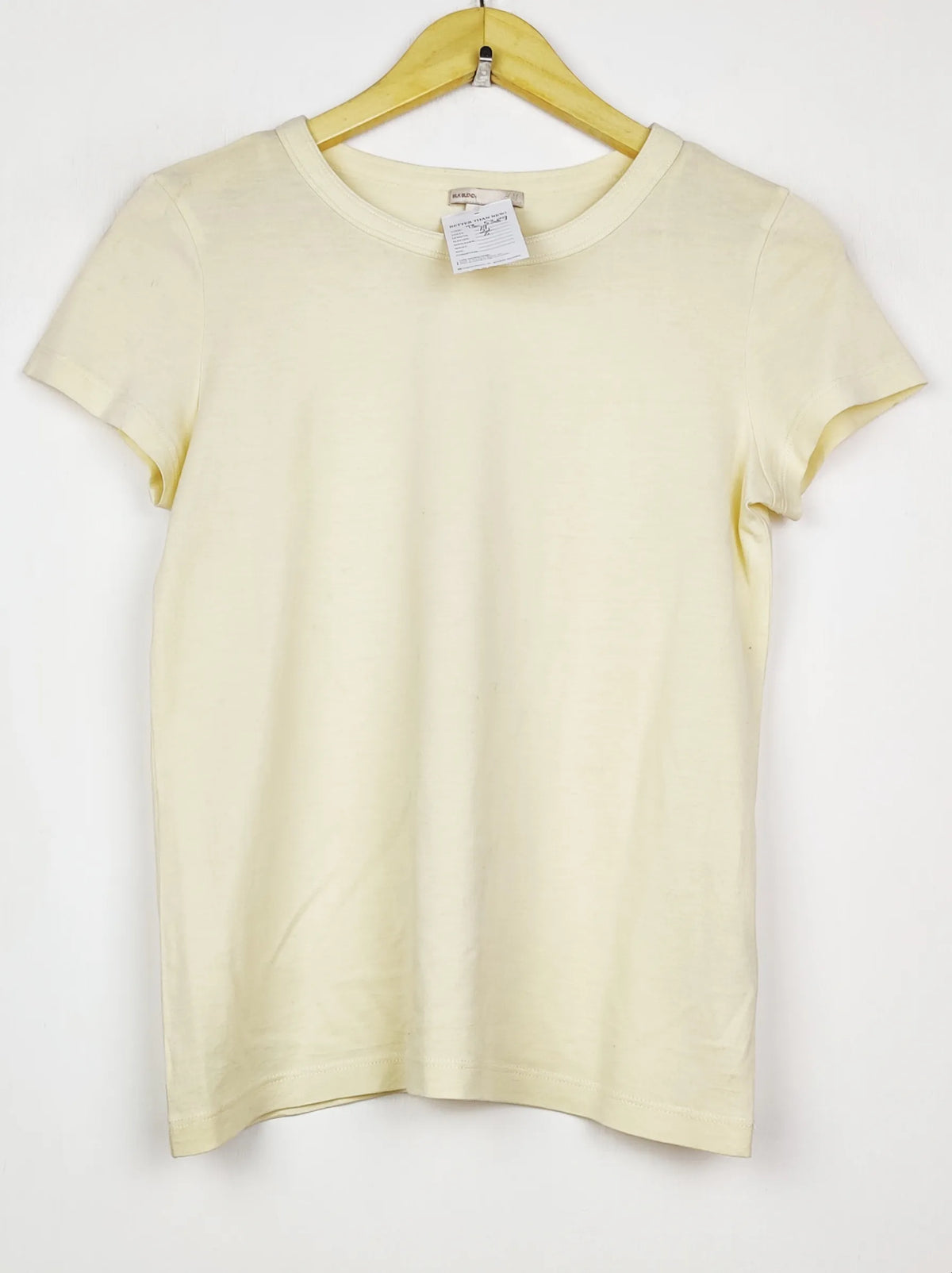 Buy online pre-used pre-loved 100% authentic & Original branded H&M (TS-5389) available in Pakistan. Top international brands avilable.