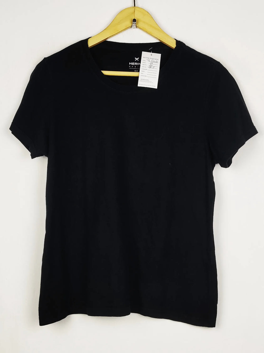 Buy online pre-used pre-loved 100% authentic & Original branded Hering (TS-5402) available in Pakistan. Top international brands avilable.