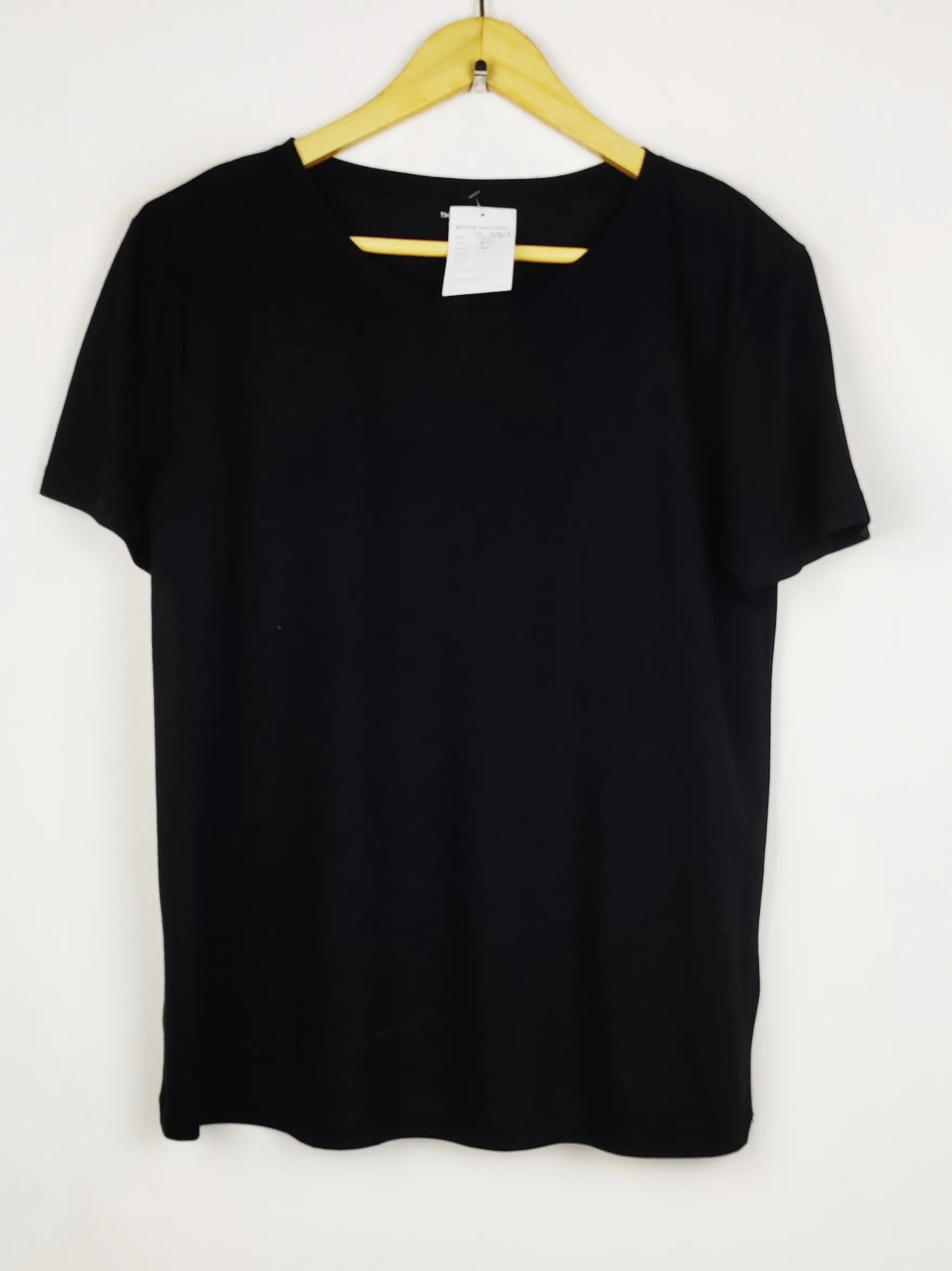 Buy online pre-used pre-loved 100% authentic & Original branded Marks & Spencer (TS-5404) available in Pakistan. Top international brands avilable.
