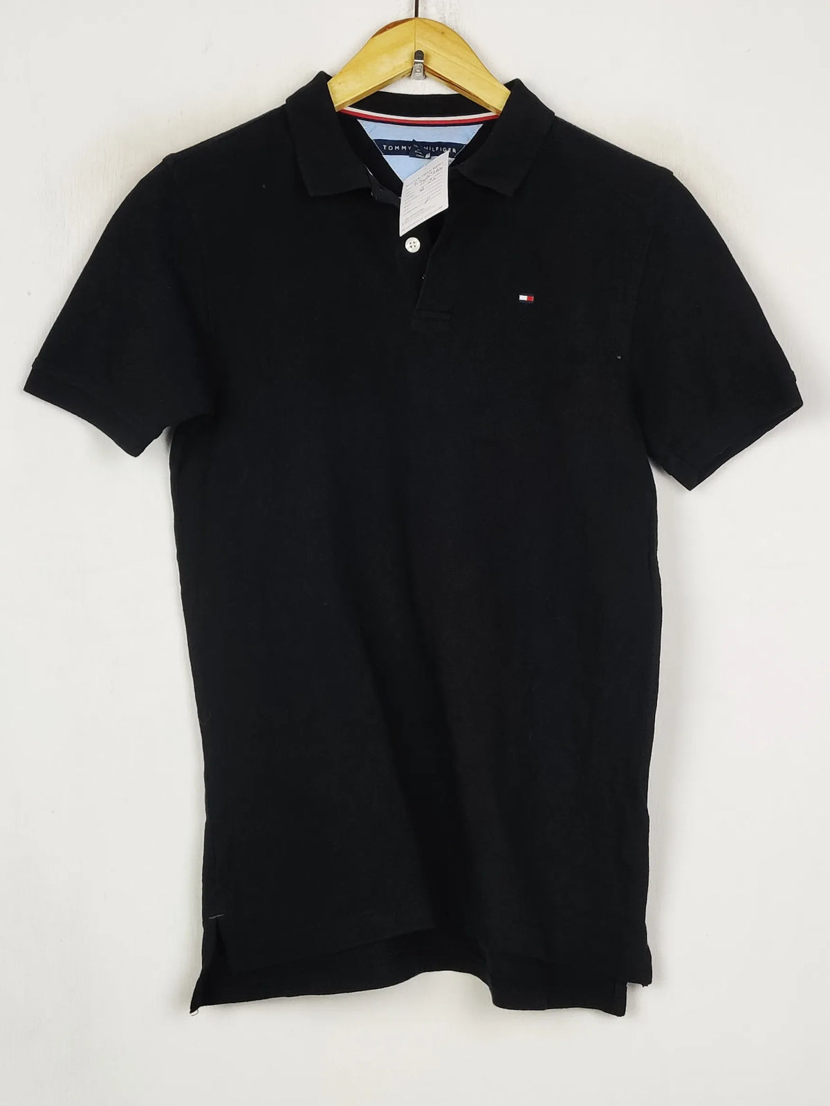 Buy online pre-used pre-loved 100% authentic & Original branded T.O.M.M.Y H.I.L.F.I.G.E.R (TS-5465) available in Pakistan. Top international brands avilable.