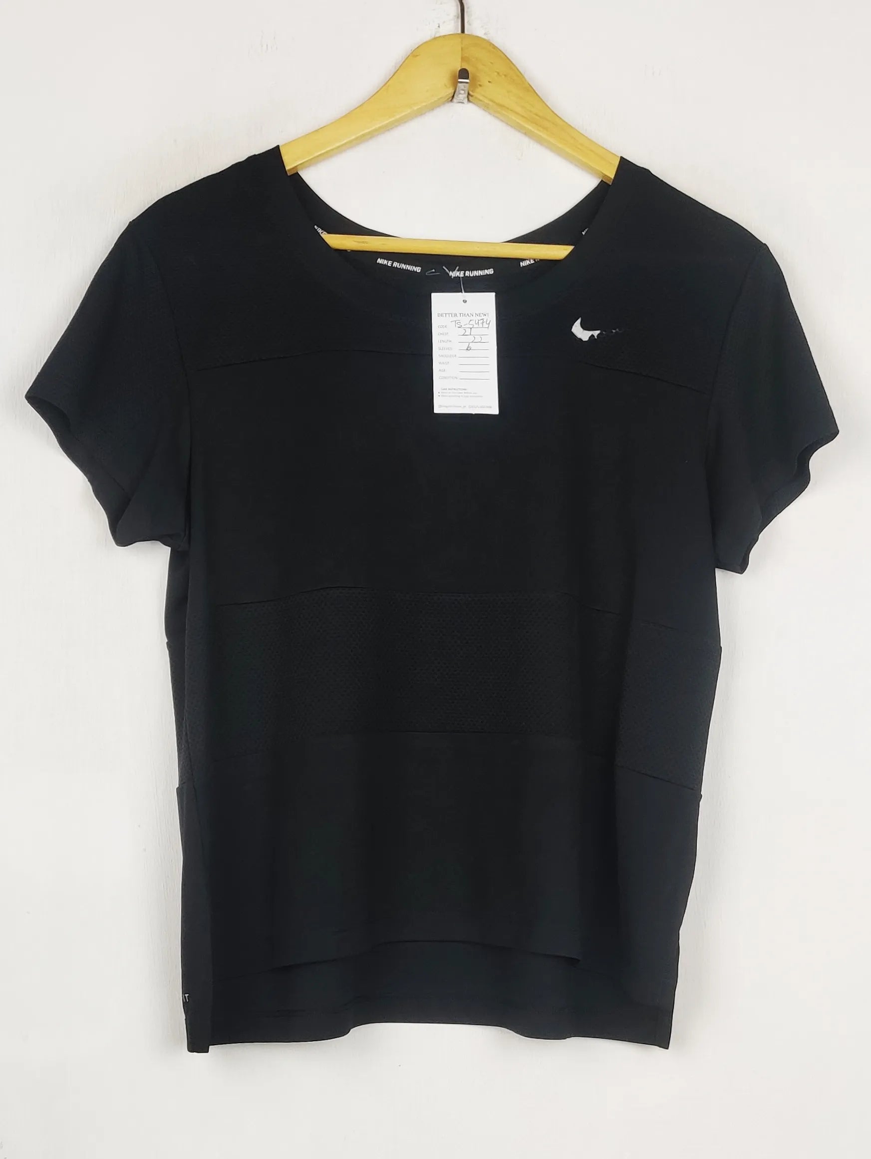 Buy online pre-used pre-loved 100% authentic & Original branded N.I.K.E (TS-5474) available in Pakistan. Top international brands avilable.