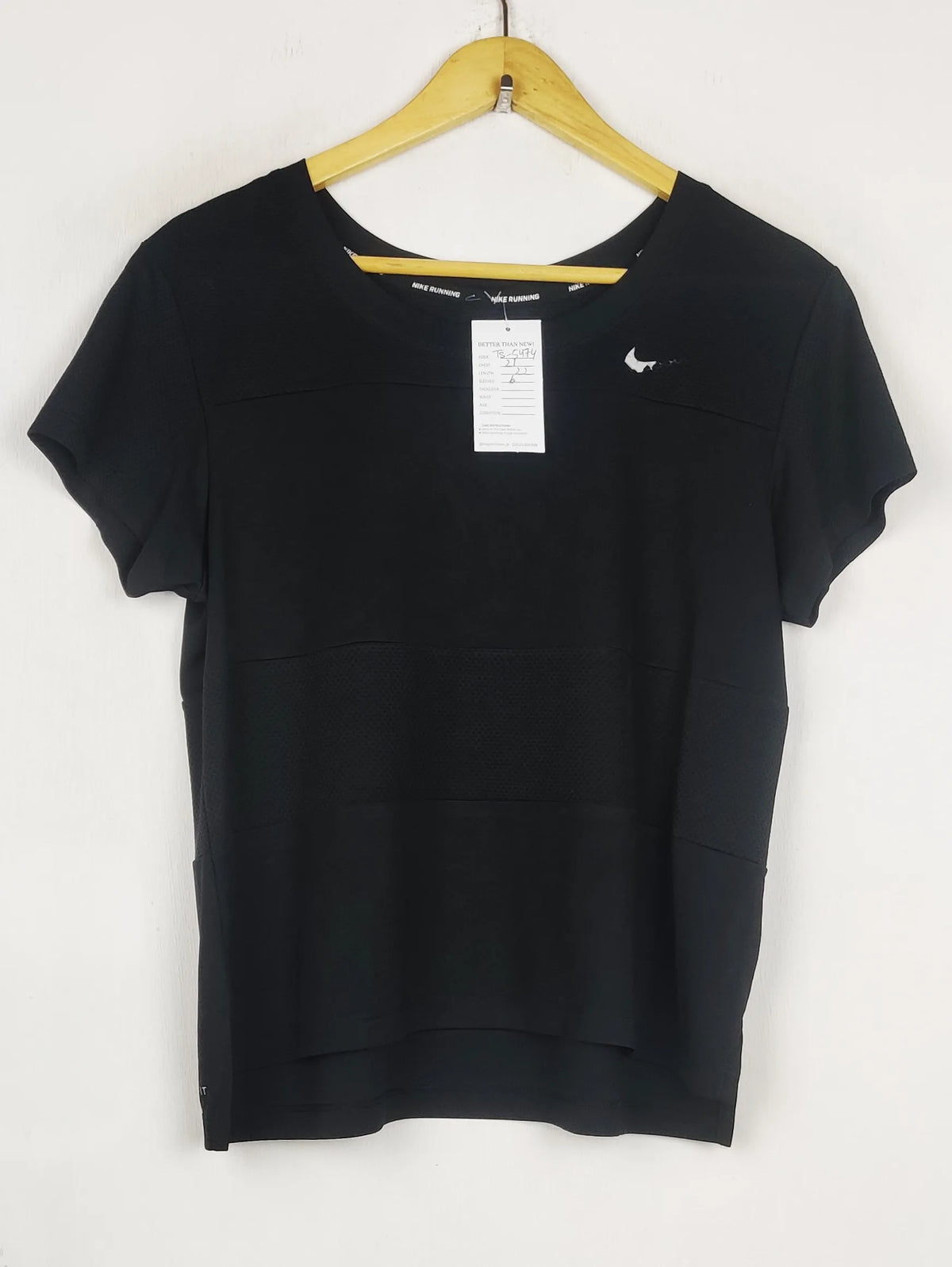 Buy online pre-used pre-loved 100% authentic & Original branded N.I.K.E (TS-5474) available in Pakistan. Top international brands avilable.
