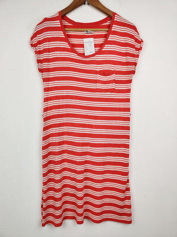 Buy online pre-used pre-loved 100% authentic & Original branded Old Navy (TS-753) available in Pakistan. Top international brands avilable.