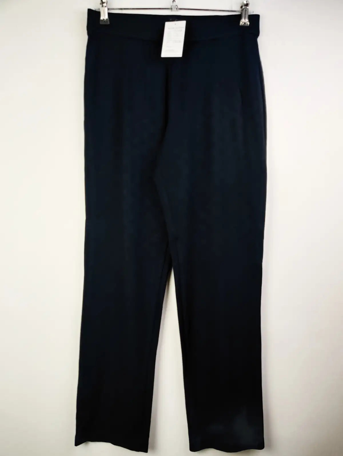 Buy online pre-used pre-loved 100% authentic & Original branded Marks & Spencer (TT-1068) available in Pakistan. Top international brands avilable.