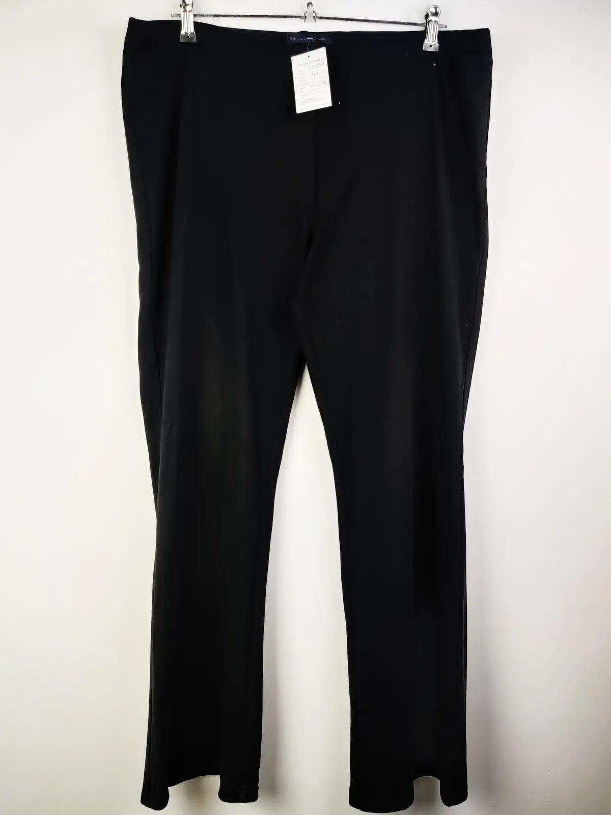 Buy online pre-used pre-loved 100% authentic & Original branded Marks & Spencer (TT-1069) available in Pakistan. Top international brands avilable.