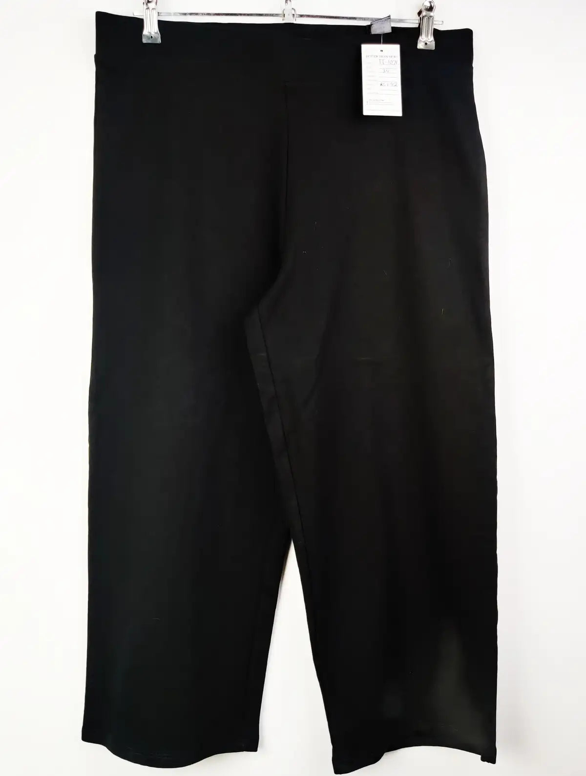 Buy online pre-used pre-loved 100% authentic & Original branded Marks & Spencer (TT-1071) available in Pakistan. Top international brands avilable.