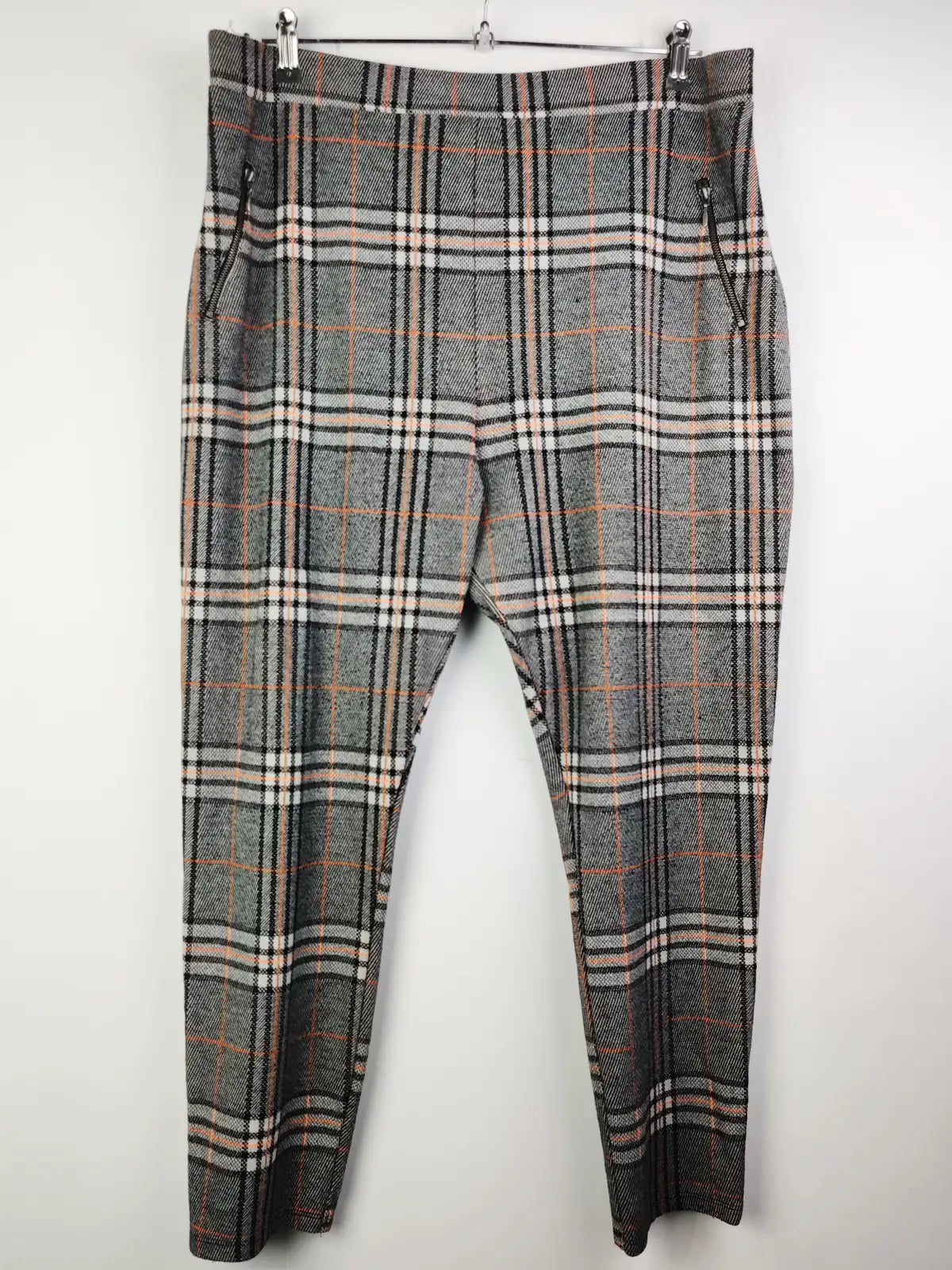 Buy online pre-used pre-loved 100% authentic & Original branded Tu (TT-1083) available in Pakistan. Top international brands avilable.