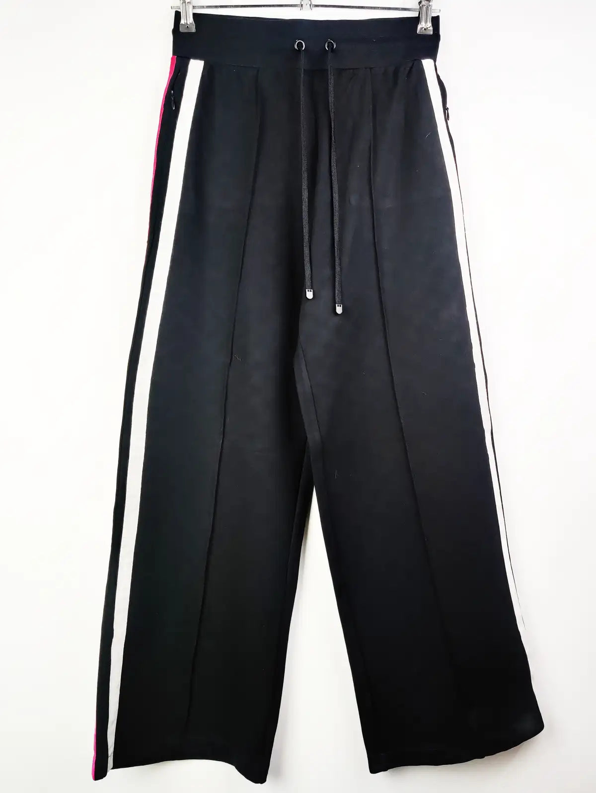 Buy online pre-used pre-loved 100% authentic & Original branded Marks & Spencer (TT-1084) available in Pakistan. Top international brands avilable.