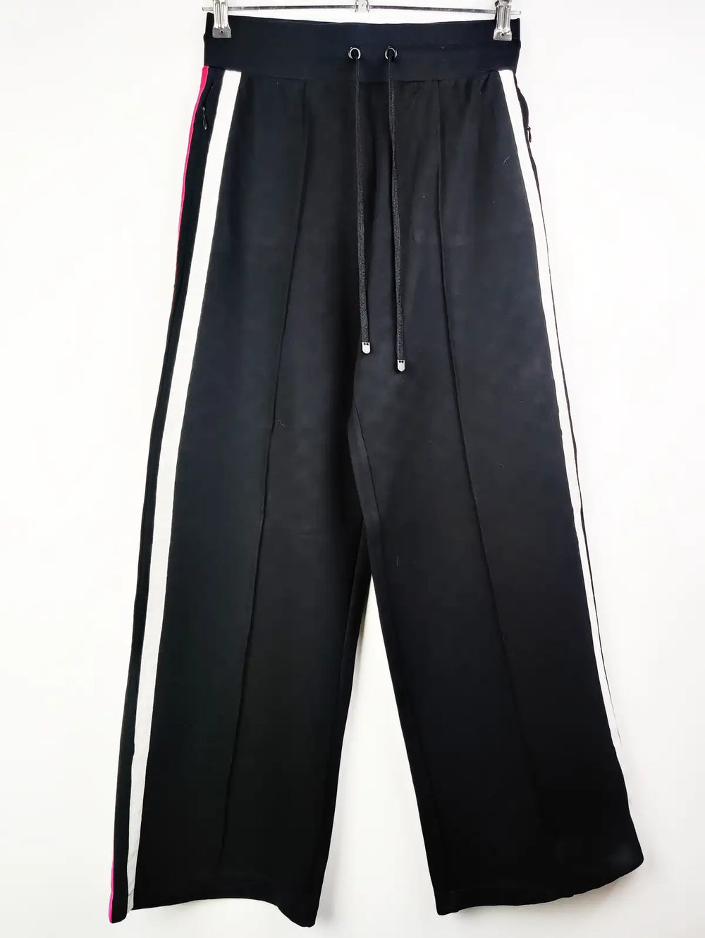 Buy online pre-used pre-loved 100% authentic & Original branded Marks & Spencer (TT-1084) available in Pakistan. Top international brands avilable.