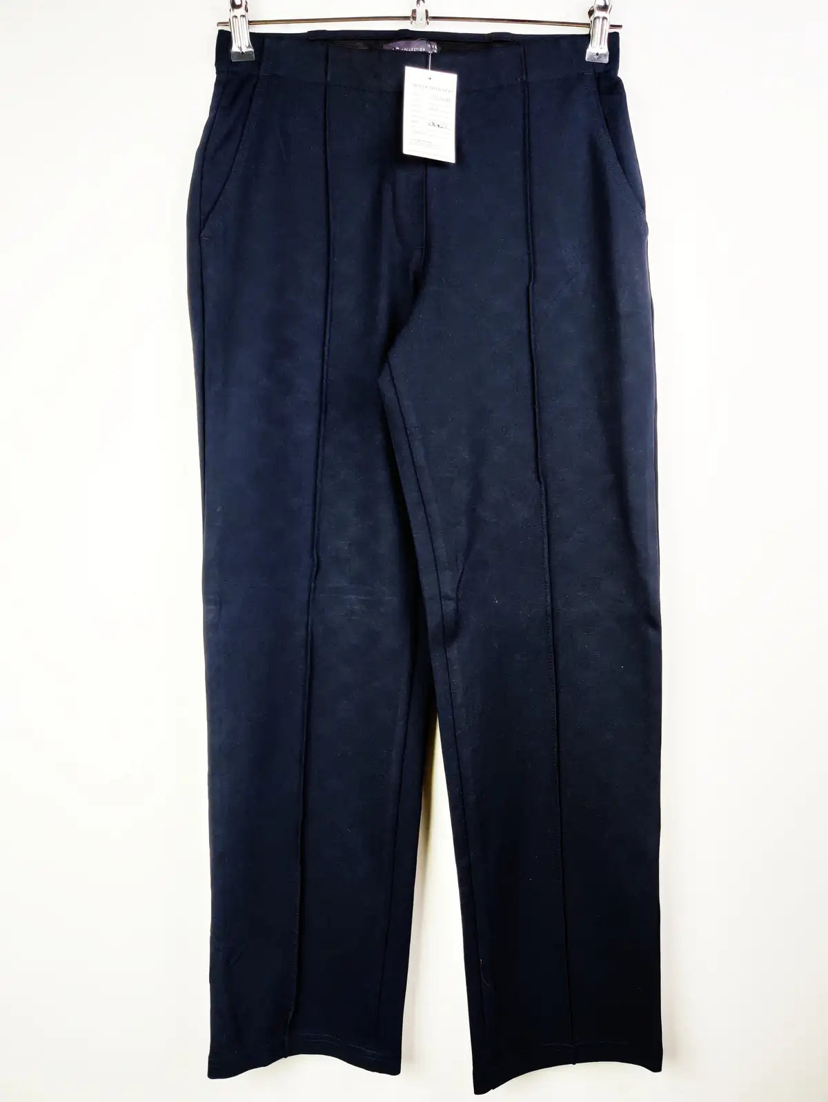 Buy online pre-used pre-loved 100% authentic & Original branded Marks & Spencer (TT-1088) available in Pakistan. Top international brands avilable.