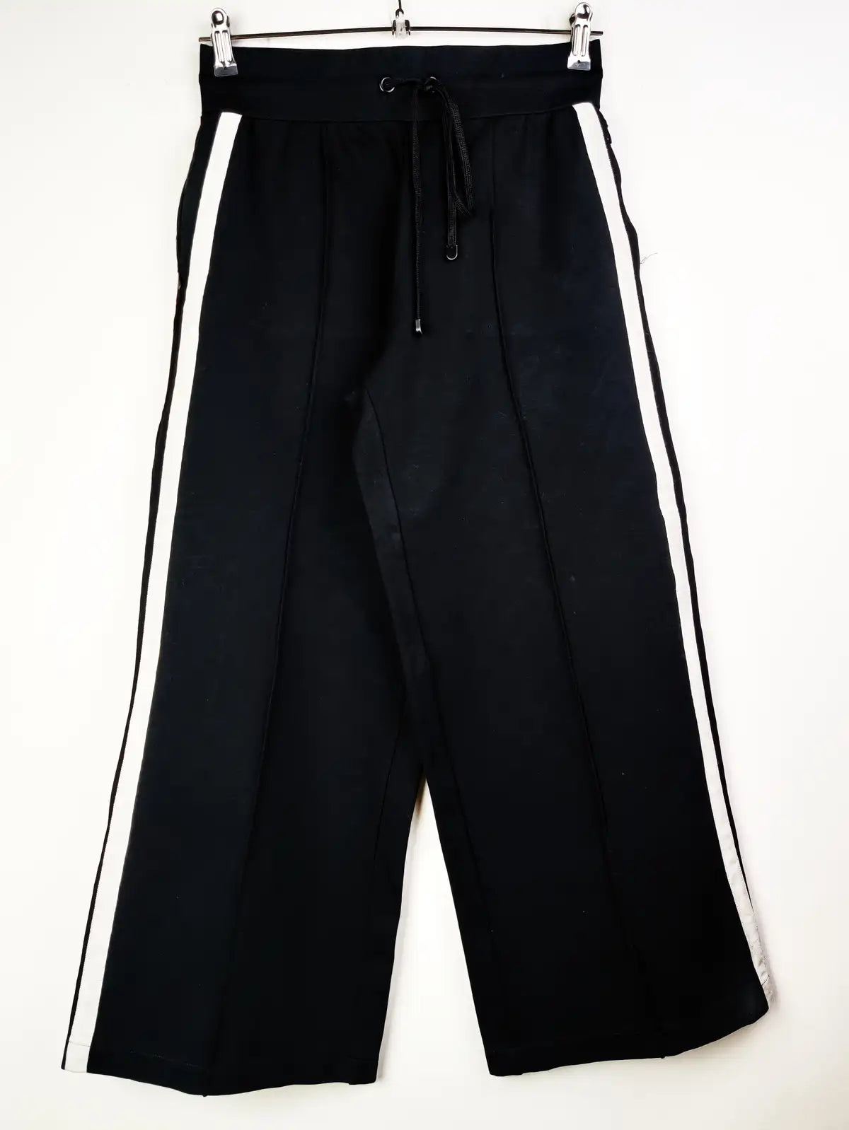 Buy online pre-used pre-loved 100% authentic & Original branded Marks & Spencer (TT-1093) available in Pakistan. Top international brands avilable.