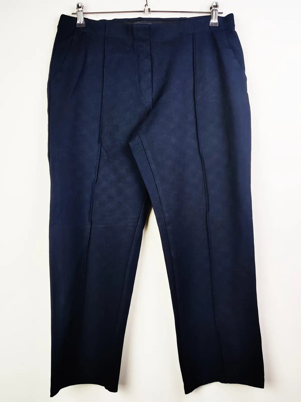 Buy online pre-used pre-loved 100% authentic & Original branded Marks & Spencer (TT-1095) available in Pakistan. Top international brands avilable.