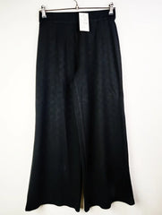 Buy online pre-used pre-loved 100% authentic & Original branded Unknown Brand (TT-1104) available in Pakistan. Top international brands avilable.