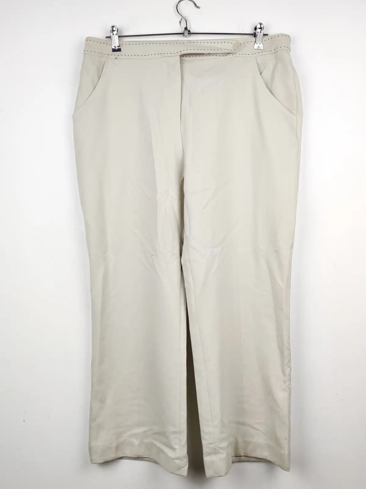 Buy online pre-used pre-loved 100% authentic & Original branded Damart (TT-1116) available in Pakistan. Top international brands avilable.