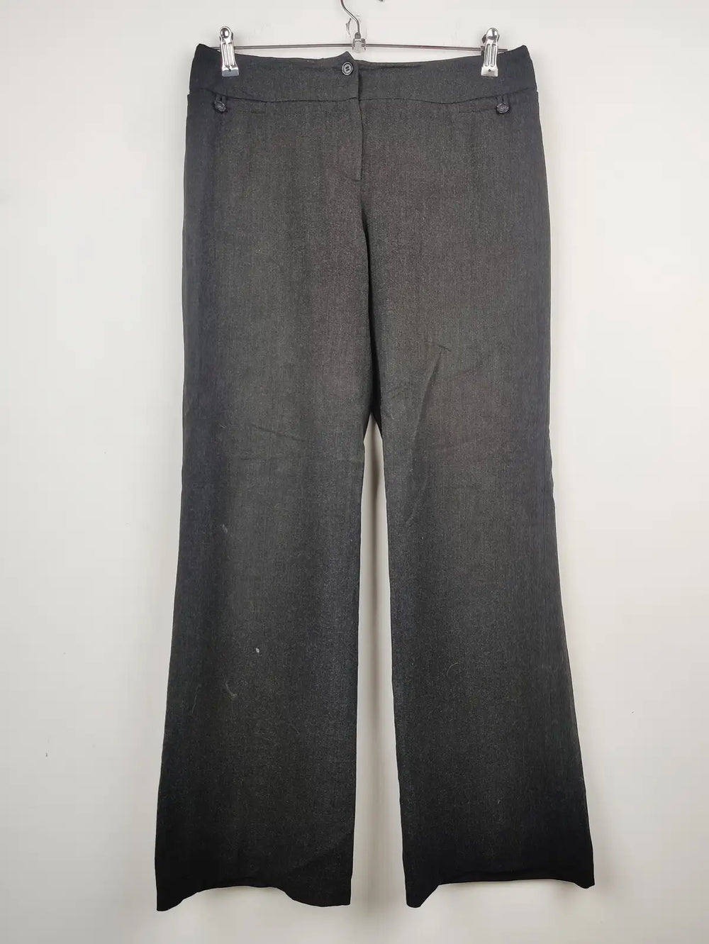 Buy online pre-used pre-loved 100% authentic & Original branded Phase Eight (TT-1121) available in Pakistan. Top international brands avilable.